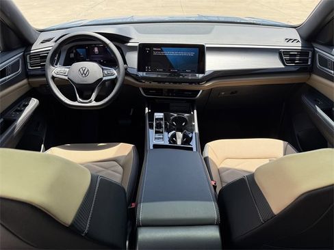 Certified 2025 Volkswagen Atlas Cross Sport SE image 12