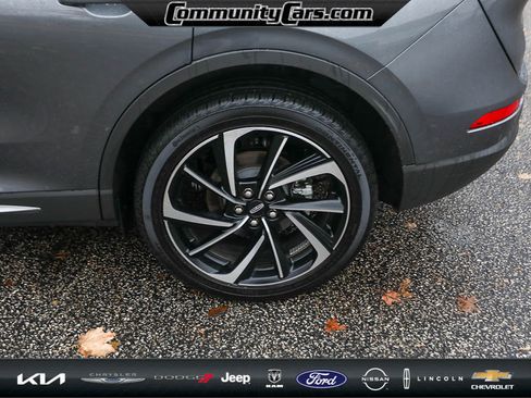 Certified 2023 Lincoln Corsair Reserve w/ Equipment Group 201A image 4