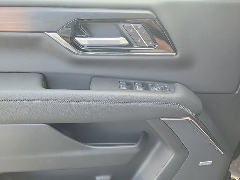New 2026 GMC Yukon XL Denali w/ Denali Reserve Package RWD image 18