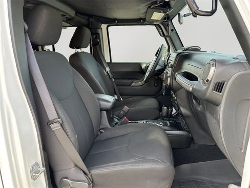 Used 2016 Jeep Wrangler Unlimited Sport image 12