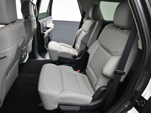 New 2026 Ford Expedition Active image 14