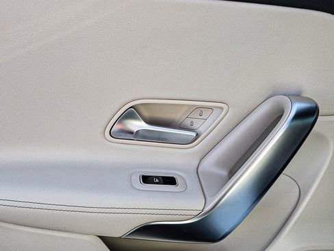 New 2025 Mercedes-Benz C 300 4MATIC Sedan image 33