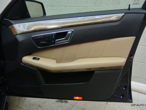 Used 2010 Mercedes-Benz E 350 4MATIC Sedan image 8