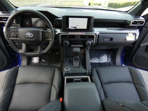 Used 2025 Toyota Tacoma SR5 image 28