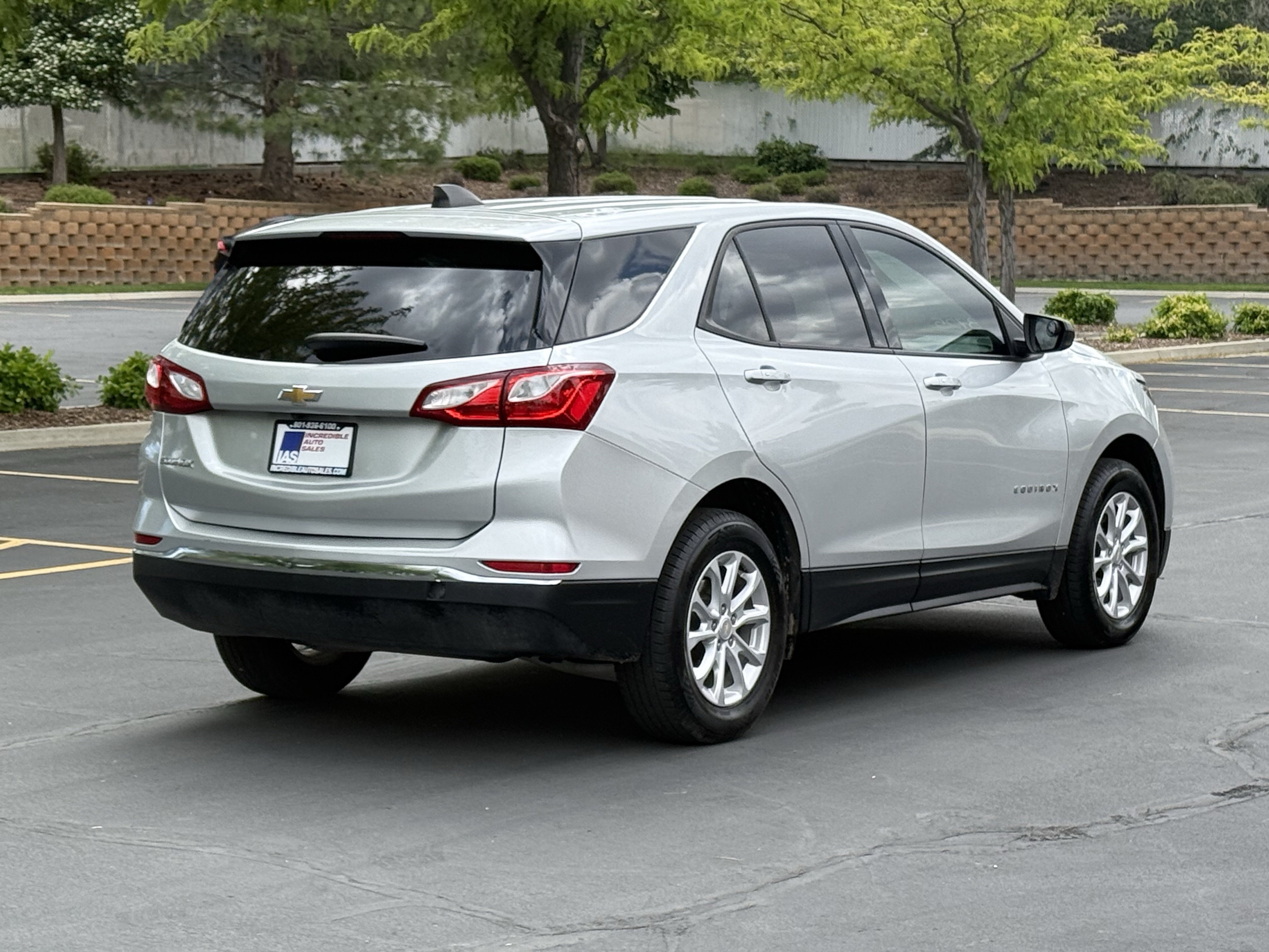 Used 2019 Chevrolet Equinox LS AWD/4WD image 4