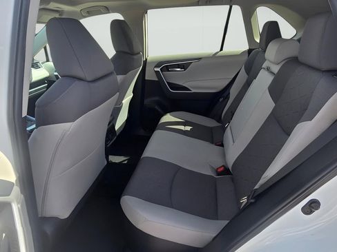 Used 2021 Toyota RAV4 XLE w/ Convenience Package image 14