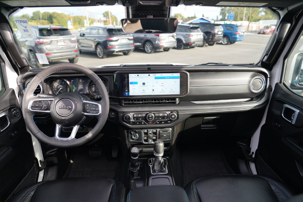 Used 2024 Jeep Wrangler High Altitude AWD/4WD image 22