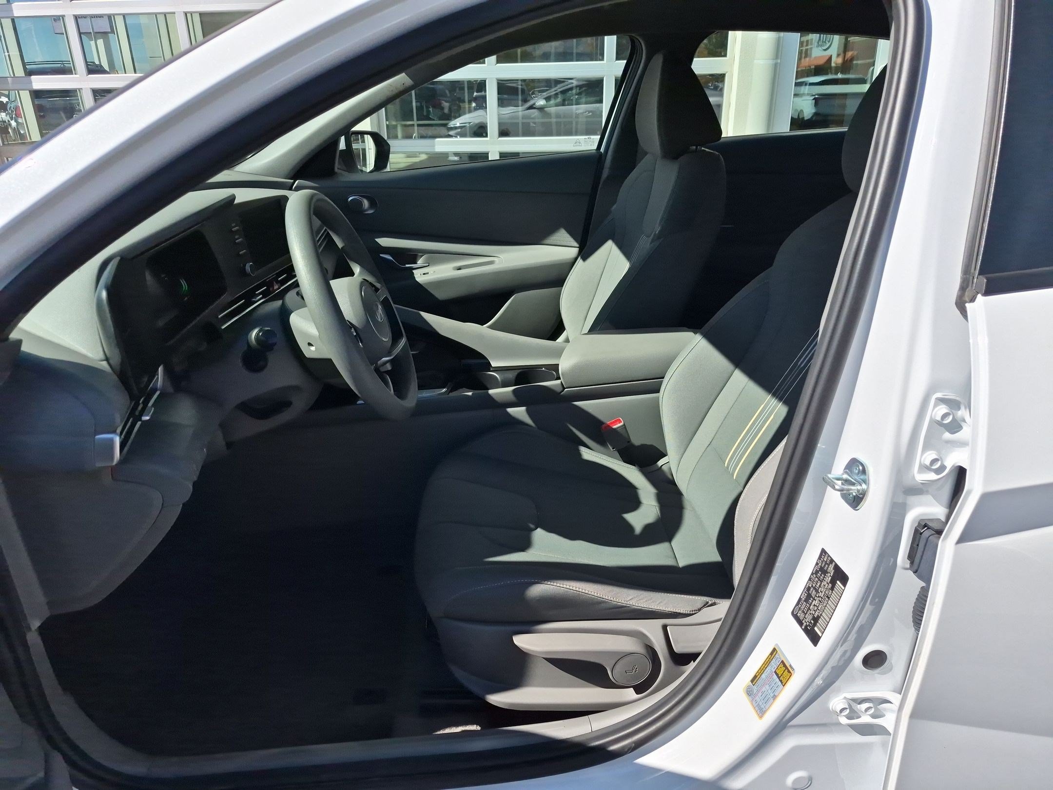 Used 2026 Hyundai Elantra Hybrid FWD image 18