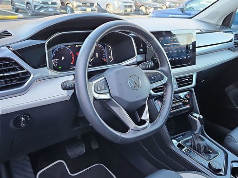 Certified 2025 Volkswagen Taos SEL image 29