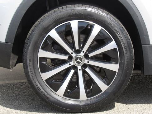 Used 2021 Mercedes-Benz GLA 250 4MATIC image 36
