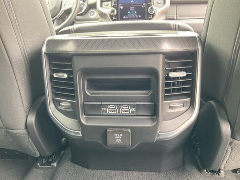 Used 2025 RAM 1500 Big Horn AWD/4WD image 31