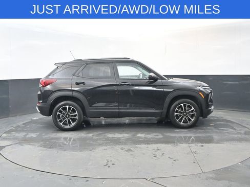 Used 2025 Chevrolet TrailBlazer LT w/ Driver Confidence Package image 6