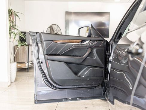 Used 2019 Maserati Levante S GranSport image 35