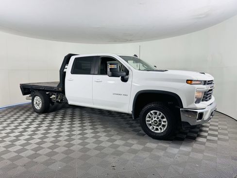 Used 2024 Chevrolet Silverado 2500 LT w/ Convenience Package AWD/4WD image 5