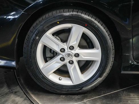 Used 2013 Toyota Camry SE FWD image 9