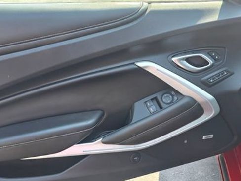 Used 2018 Chevrolet Camaro SS RWD image 8