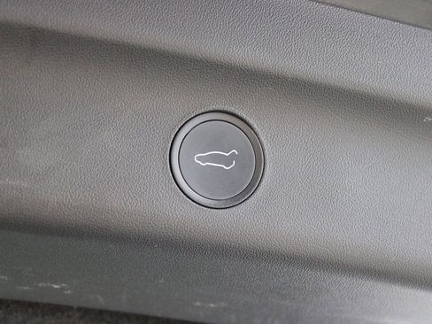 Used 2021 Tesla Model Y Performance image 30