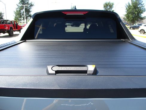 Used 2023 Hyundai Santa Cruz SEL Premium AWD/4WD image 6