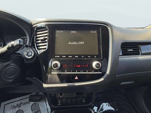 Used 2020 Mitsubishi Outlander SE AWD/4WD image 10