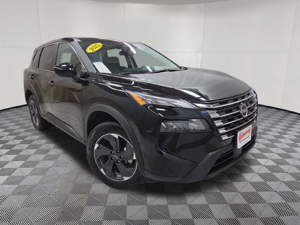 Used 2025 Nissan Rogue SV AWD/4WD image 3