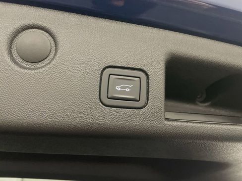 Used 2023 Chevrolet Equinox LT AWD/4WD image 25