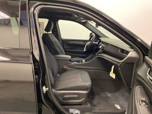 New 2026 Jeep Grand Cherokee L Laredo AWD/4WD image 25