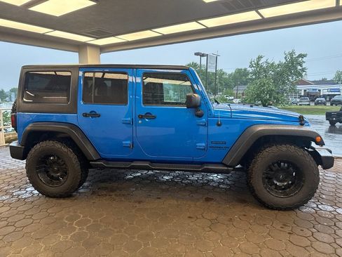 Used 2016 Jeep Wrangler Unlimited Sport w/ Quick Order Package 24S AWD/4WD image 5