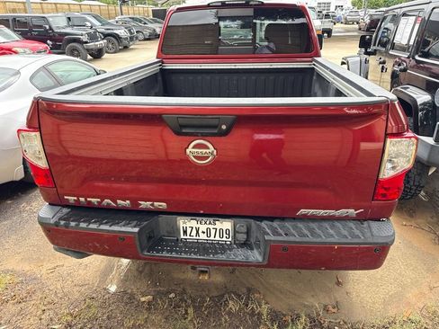 Used 2018 Nissan Titan PRO-4X w/ Pro-4x Convenience Package AWD/4WD image 9