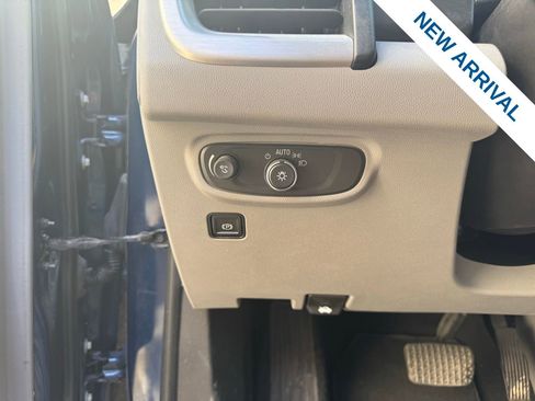 Used 2022 GMC Terrain SLE w/ Driver Convenience Package image 14