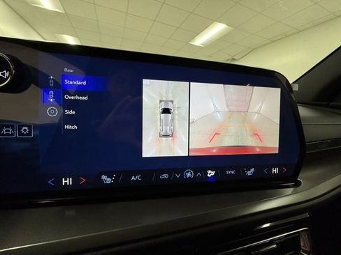 New 2026 Chevrolet Traverse LT w/ Midnight/Sport Edition image 17