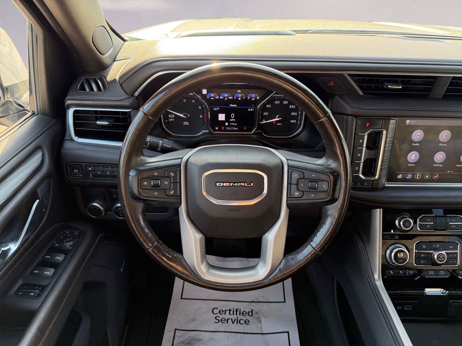 Used 2021 GMC Yukon Denali w/ Denali Premium Package RWD image 12
