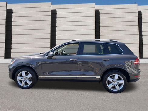 Used 2012 Volkswagen Touareg TDI AWD/4WD image 2