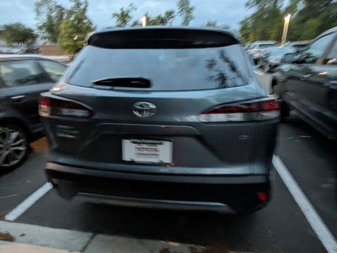 Used 2026 Toyota Corolla Cross LE image 6