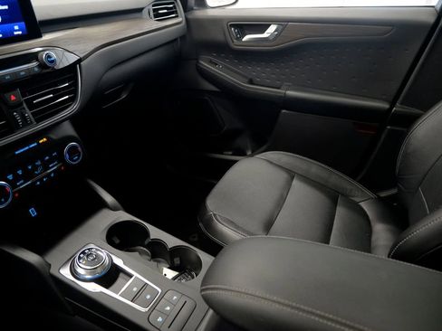 Used 2020 Ford Escape Titanium image 26