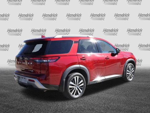 Used 2022 Nissan Pathfinder Platinum image 9