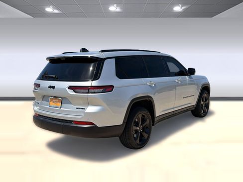 Certified 2025 Jeep Grand Cherokee L Limited w/ Luxury Tech Group II AWD/4WD image 9