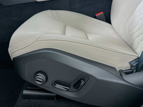 New 2026 Volvo XC90 B5 Core image 18