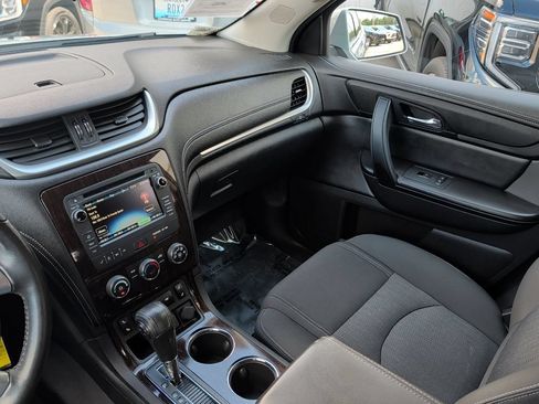 Used 2016 Chevrolet Traverse LT w/ Style and Technology Package AWD/4WD image 18