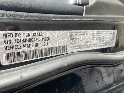 Used 2023 Jeep Grand Cherokee Limited image 39