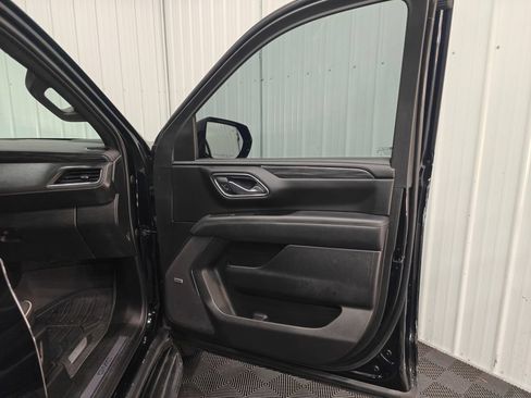 Used 2023 GMC Yukon XL SLT w/ SLT Premium Package AWD/4WD image 27