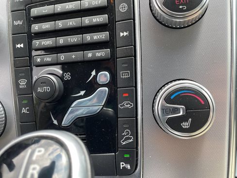 Used 2017 Volvo V60 T5 Cross Country w/ Climate Package image 30