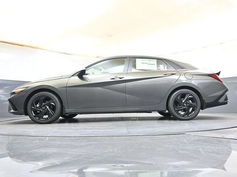 Used 2026 Hyundai Elantra SEL Sport Premium w/ Cargo Package FWD image 42