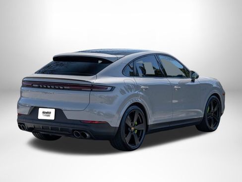 Used 2025 Porsche Cayenne S w/ Premium Package Plus AWD/4WD image 8