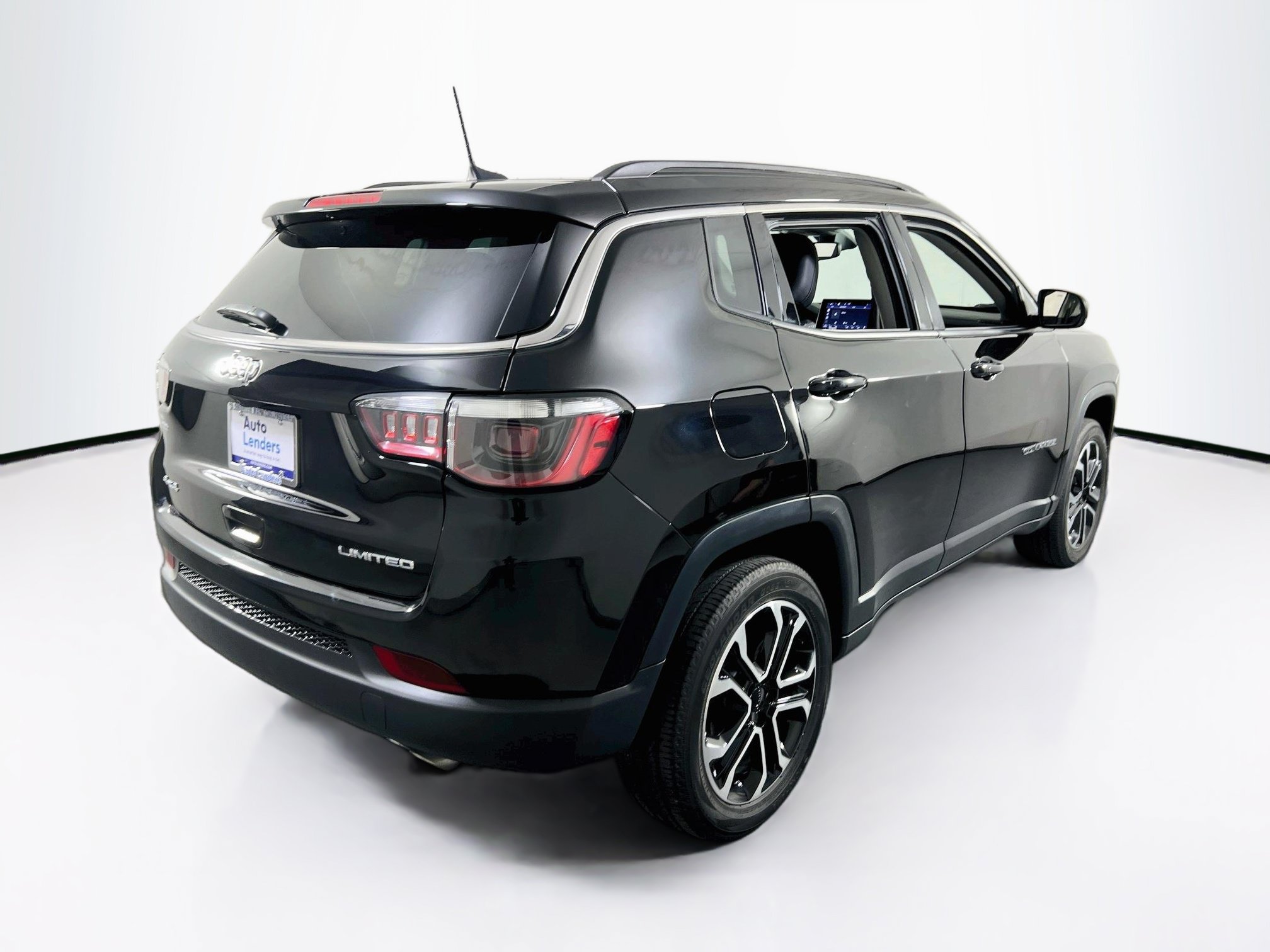 Used 2022 Jeep Compass Limited AWD/4WD image 5