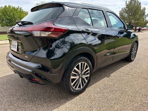 Used 2021 Nissan Kicks SV FWD image 9