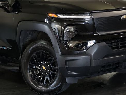 Used 2024 Chevrolet Silverado EV W/T AWD/4WD image 8