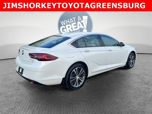 Used 2019 Buick Regal Essence w/ Driver Confidence Package I image 3