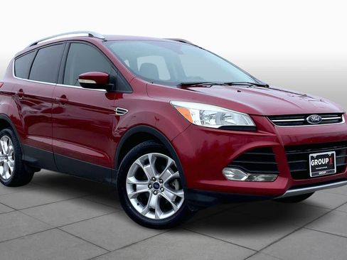 Used 2016 Ford Escape Titanium image 3