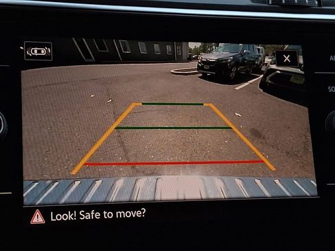 Certified 2023 Volkswagen Tiguan SE FWD image 18