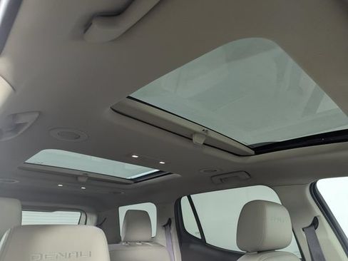 Used 2018 GMC Acadia Denali w/ Technology Package AWD/4WD image 25